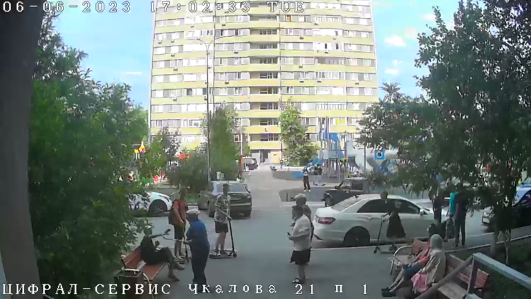    В Оренбурге на улице Чкалова пенсионер избил тростью подростка Кристина Просвиркина