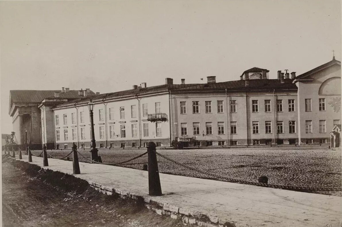 Здание Горного института со стороны набережной, фото 1870-х