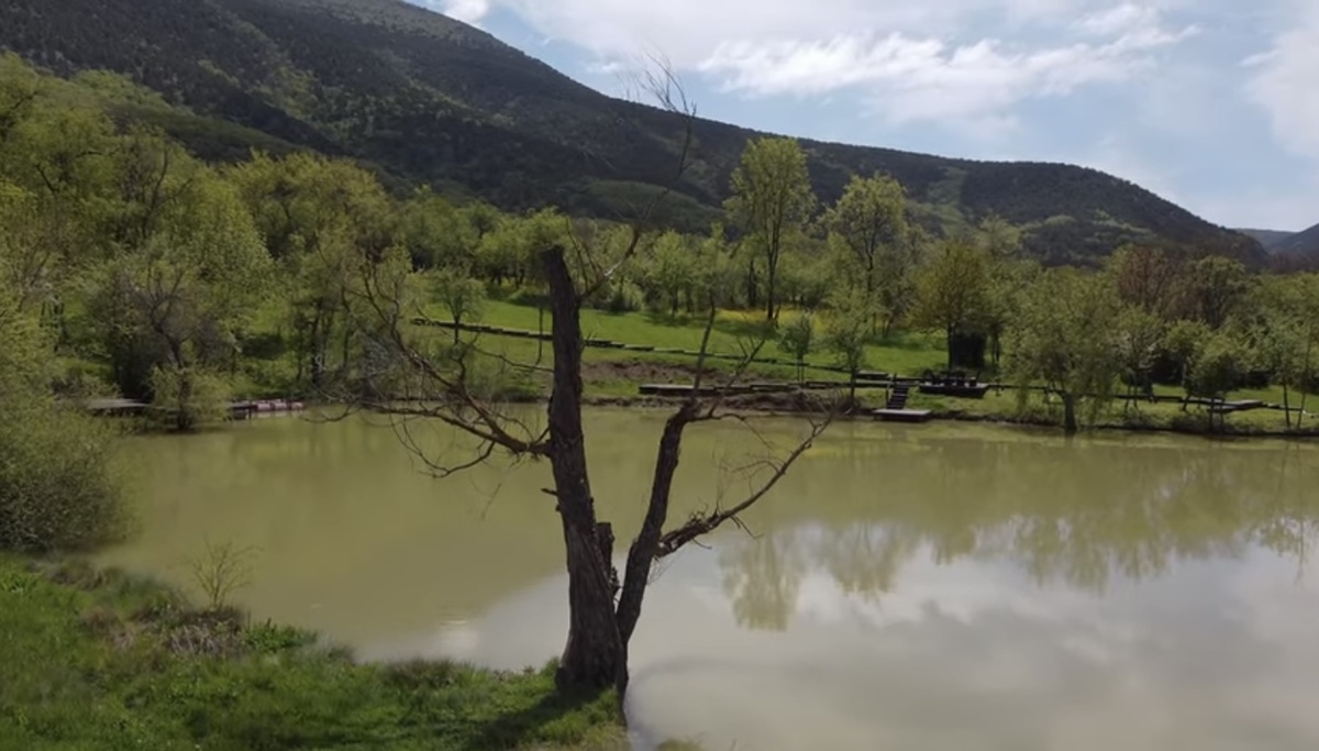 Озеро в Байдарской долине.
