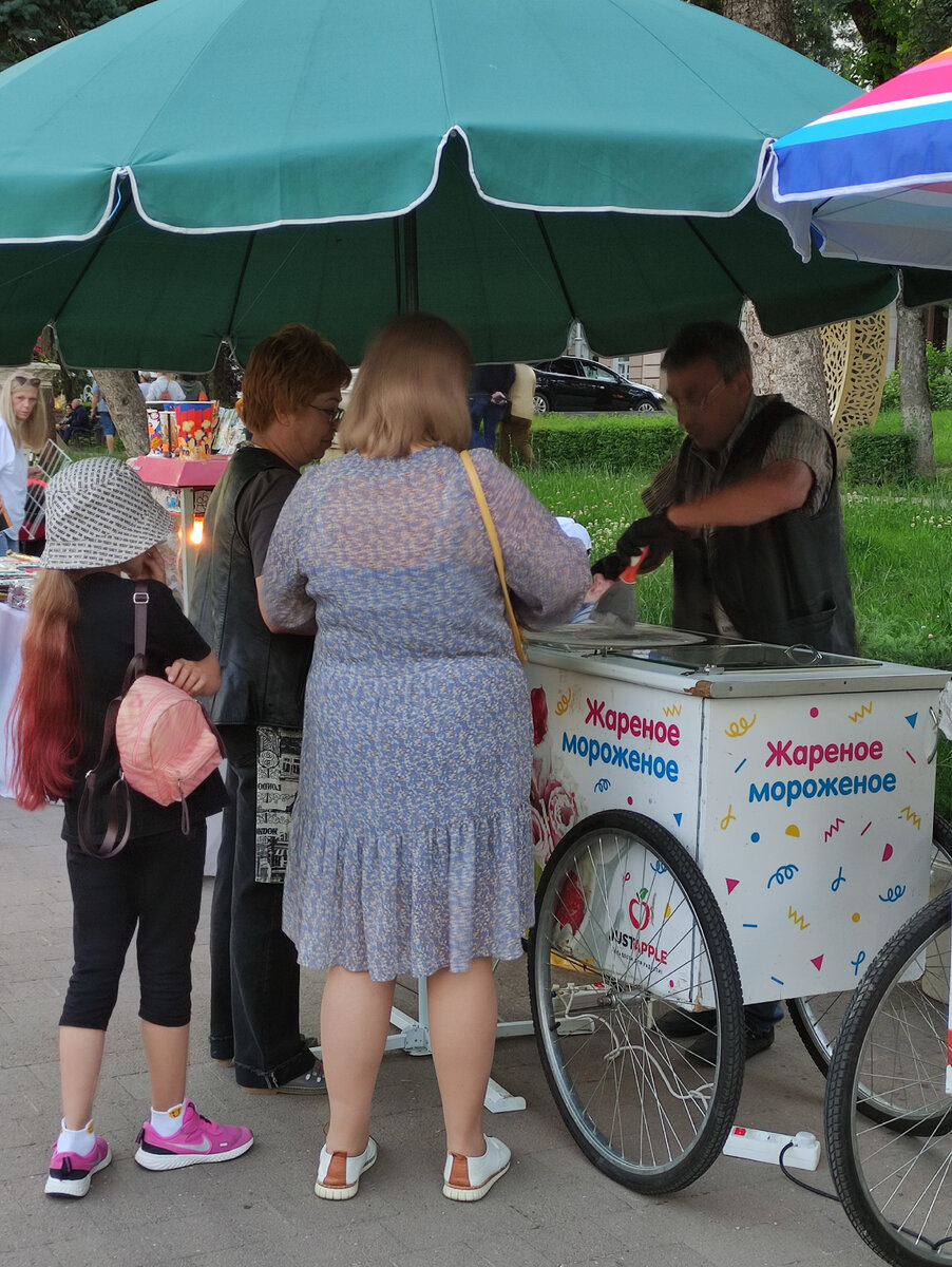 Жареное мороженое в Цветнике (фото автора)