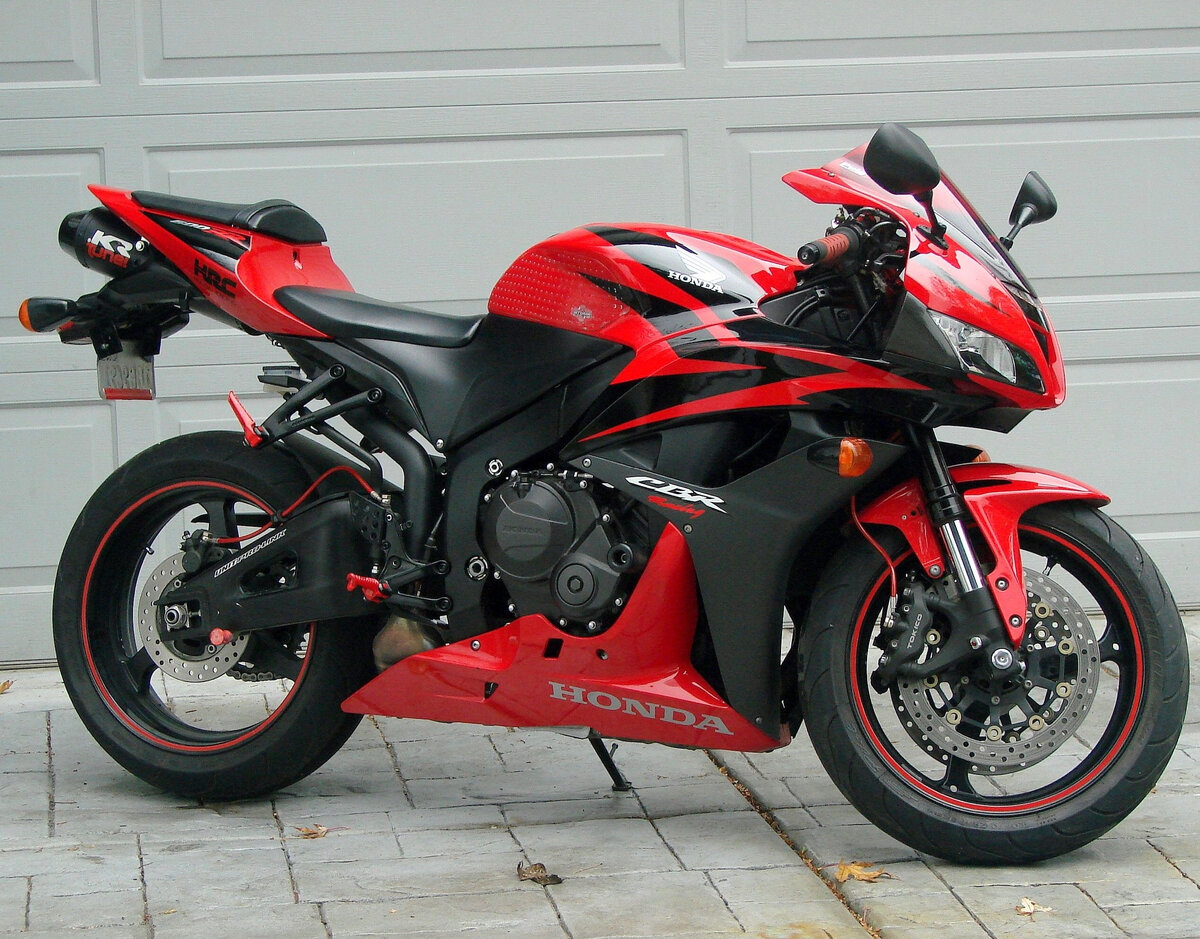 Мотоциклист Honda cbr600rr