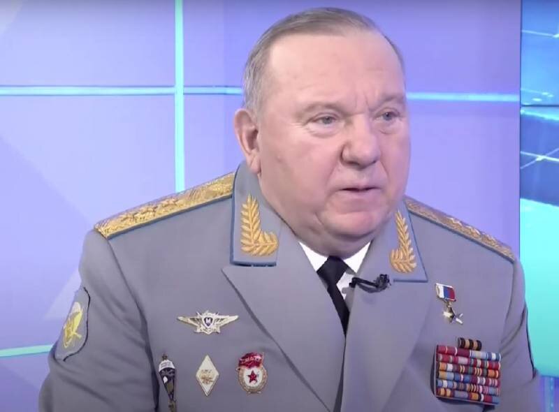Экс-командующий ВДВ генерал Шаманов обратился к личному составу ...