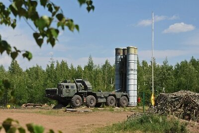    Пусковая установка зенитного ракетного комплекса во время учений в рамках совместной воздушно-огневой конференции ВВС И ПВО России и Белоруссии на полигоне "Телемба" в Бурятии. ©Евгений Епанчинцев РИА Новости