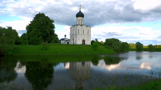 20 самых впечатляющих храмов мира, органично вписанных в природу