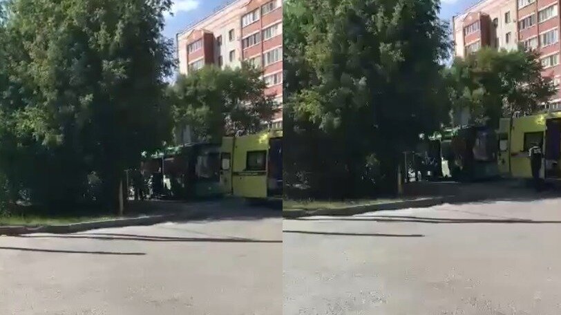     В областной столице пассажиру автобуса №88 стало плохо. Тюменцы вызвали скорую помощь.