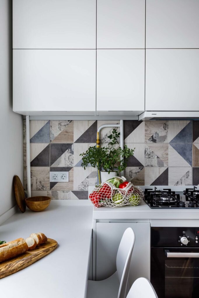 Белоснежный интерьер в европейском стиле. Преображение панельной однушки