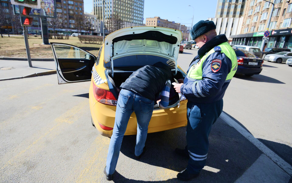 Фининспектор обыскивать