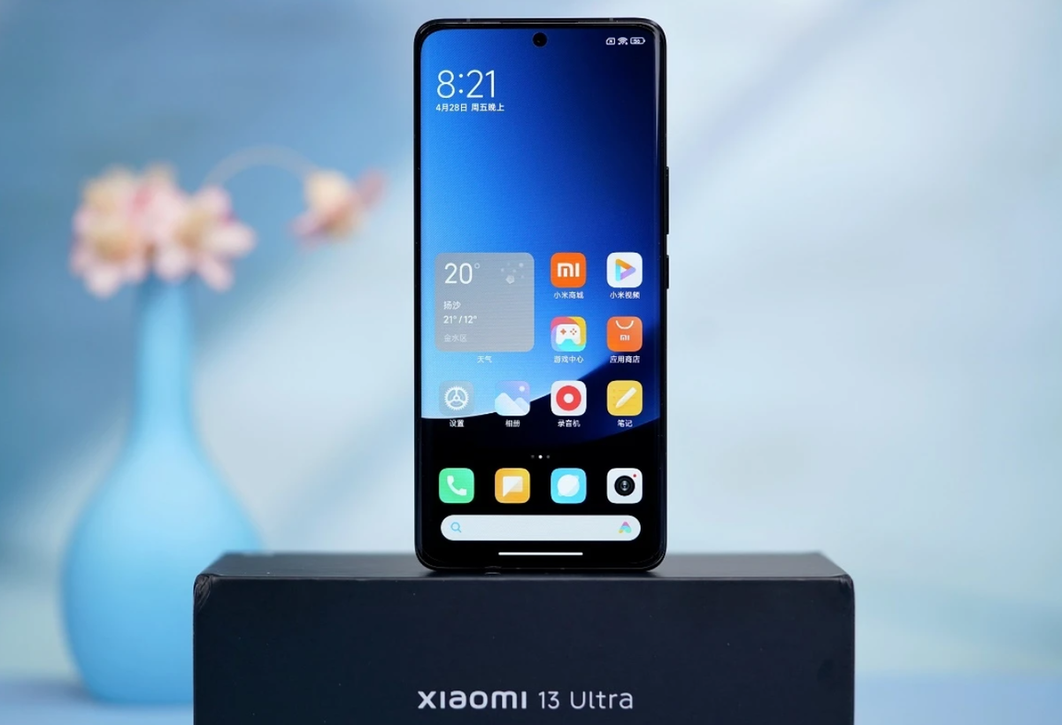 Граждане России так разбогатели, что теперь могут купить Xiaomi 13 Ultra  всего за 140 тысяч рублей | Мобилкин | Дзен