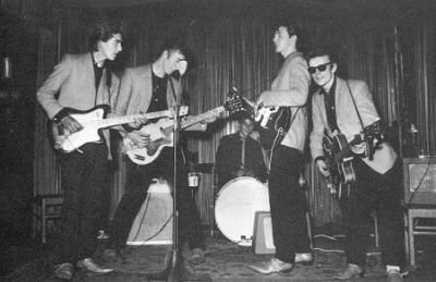 Битлз (1960 г.) – Джордж Харрисон, Джон Леннон, Пит Бест, Пол Маккартни, Стюарт Сатклифф