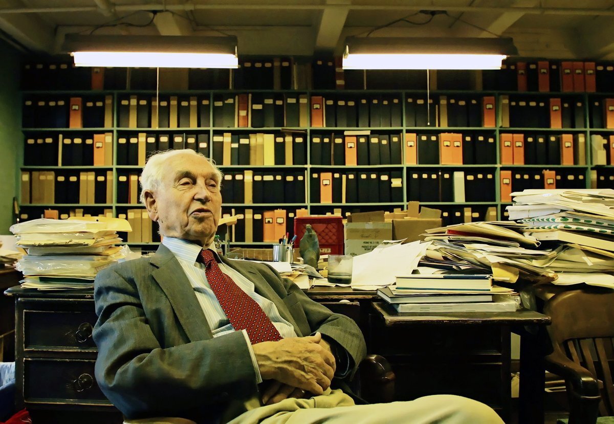 2 Эрнст Майр в Музее сравнительной зоологии, где он был директором в течение 10 лет