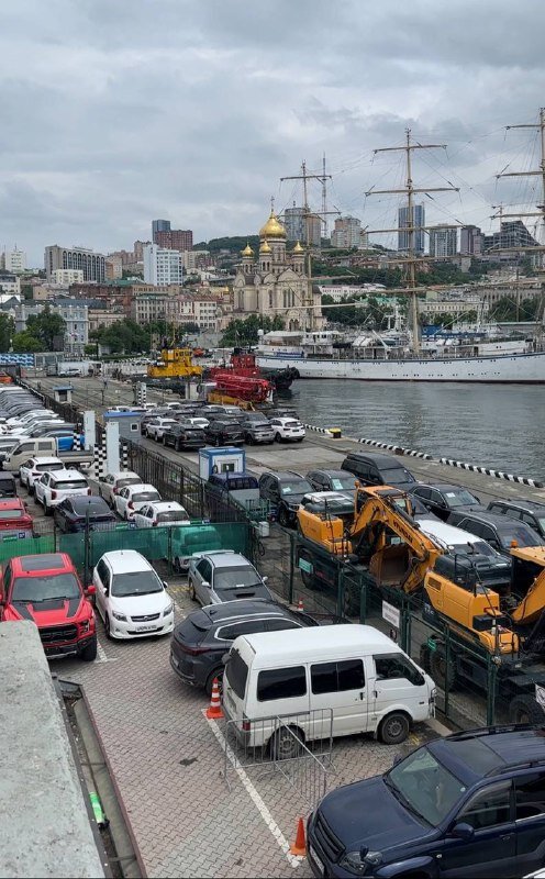 фото с выгрузки во Владивостоке
