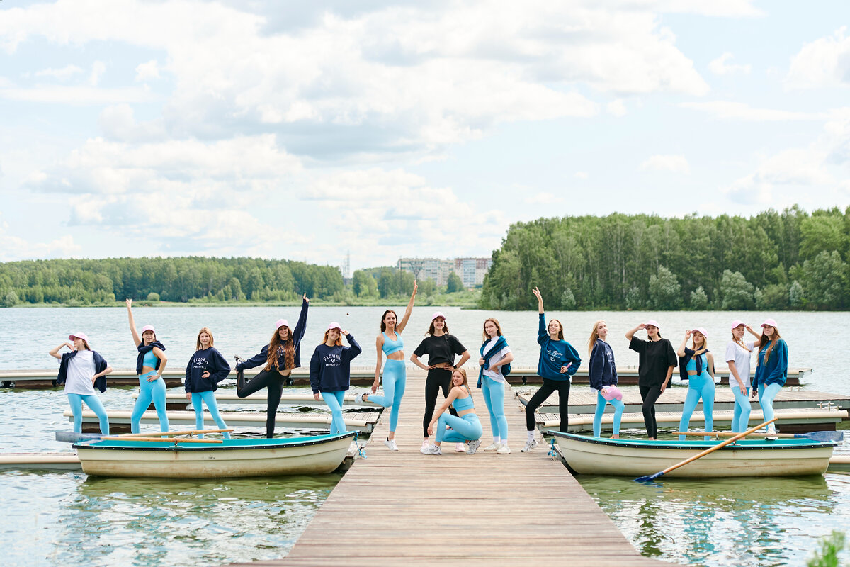 Конкурсантки «Мисс Екатеринбург» в парке ЖК River Park 