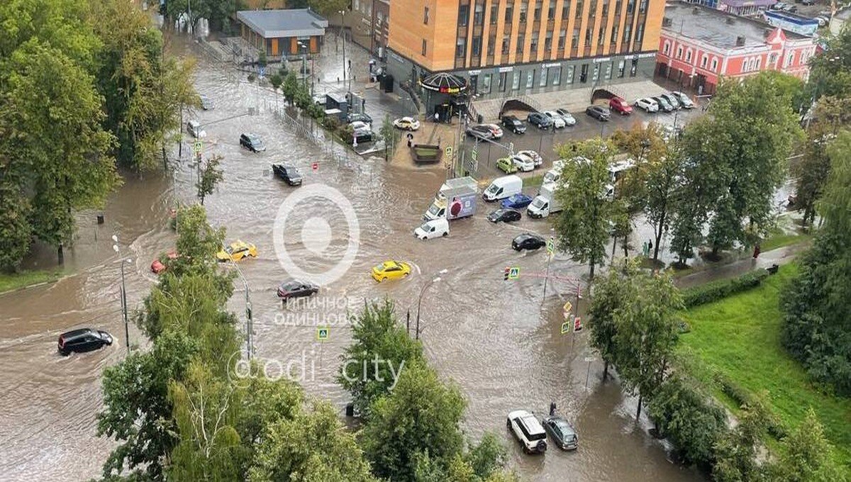 Конец июля 2023. Одинцово затопило 2023. Ливень. Тропический ливень в Москве. Ливень в Подмосковье.