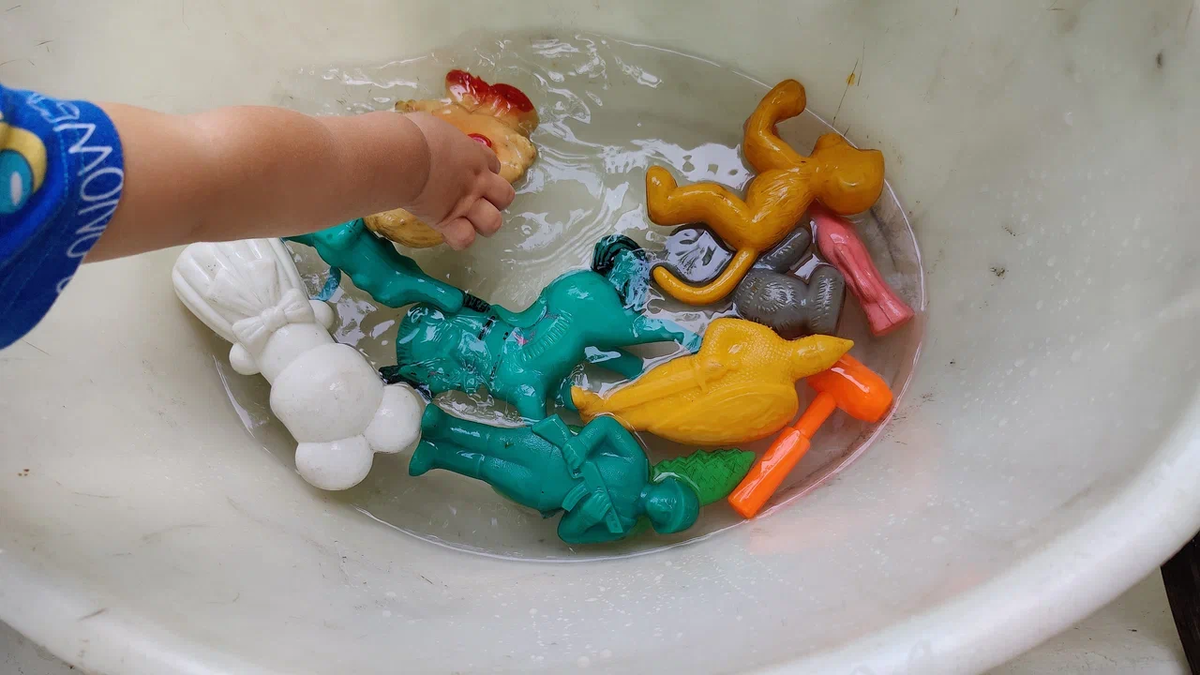 Сели с сыном отмывать