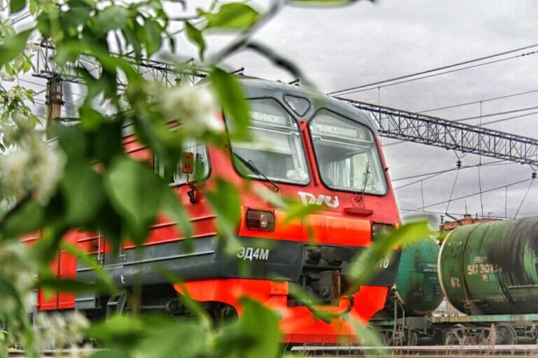    Денис Паслер поздравил железнодорожников Оренбуржья с профессиональным праздником Андрей Севостьянов