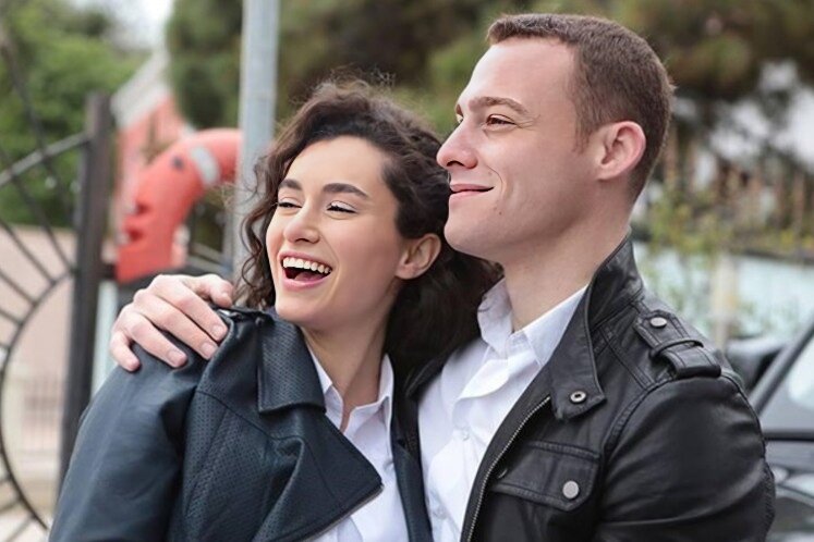 Кадр из Турецкого сериала «В ожидании солнца»