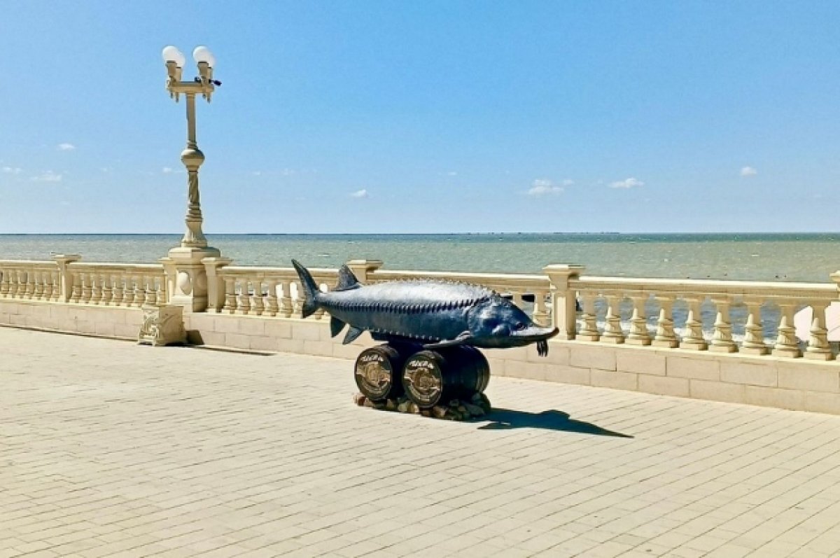    В Приморско-Ахтарске завершают благоустраивать набережную