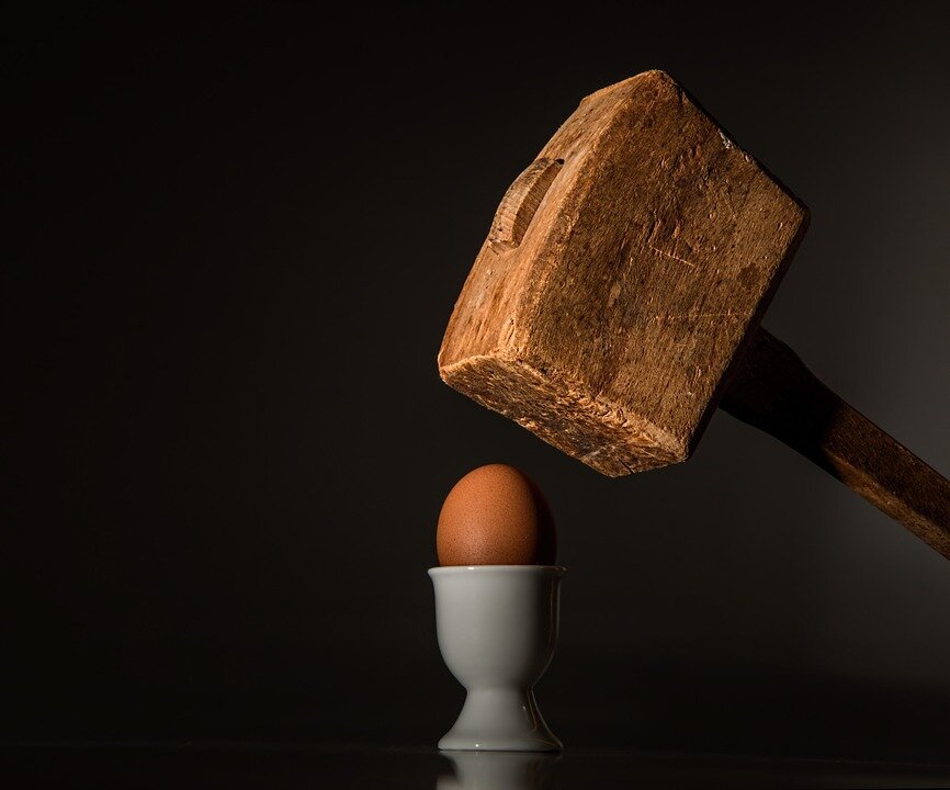Как снять порчу с себя и снять сглаз ритуалом с яйцом