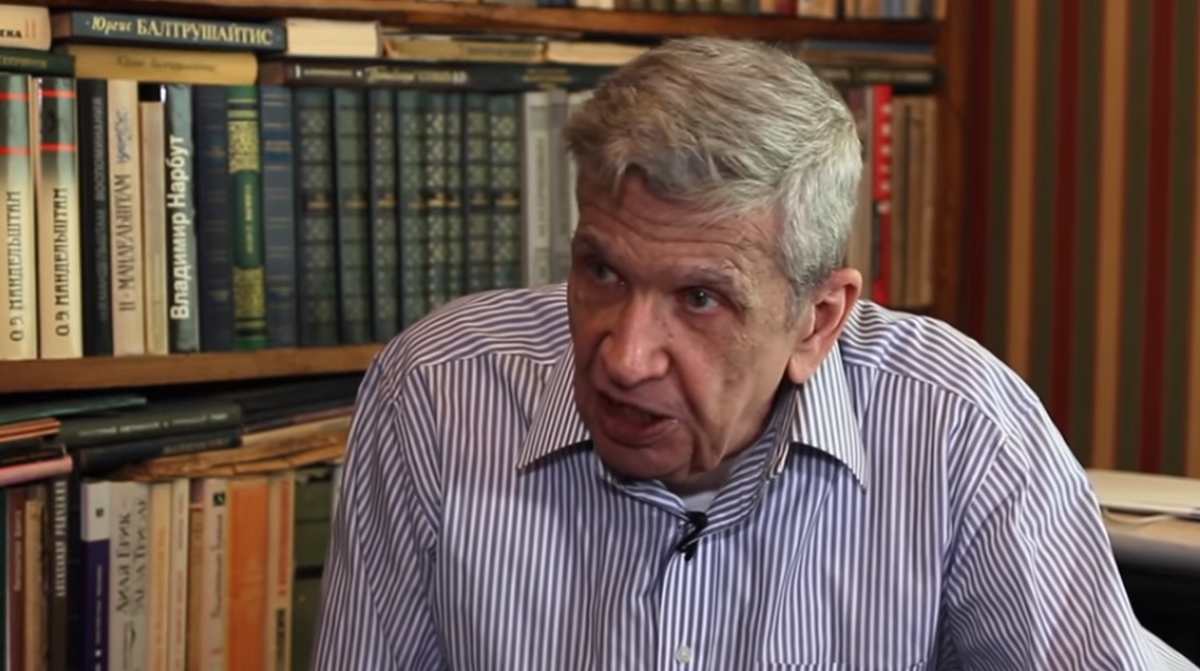 Доктор исторических наук Юрий Жуков отвечает на вопросы о причинах начала "ежовщины" в июне 1937 года и том, почему в период репрессий пострадали писатели. 