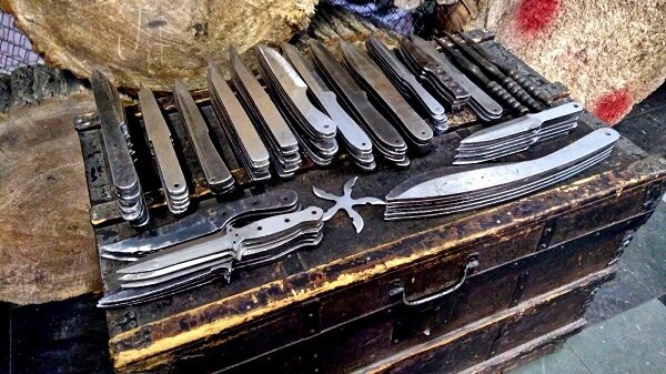 Один из ножевых арсеналов. В данном случае - Тира на Балтийской в Санкт-Петербурге