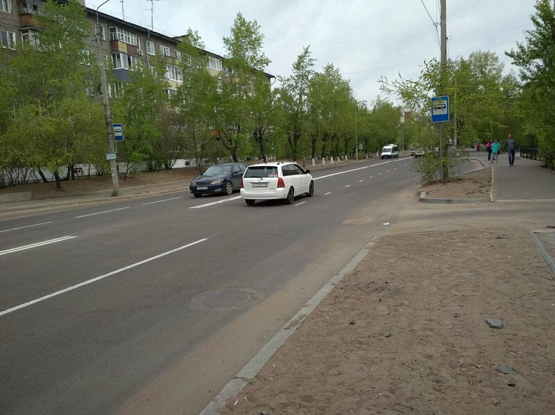 Перекресток во дворе. Перекресток с прилегающей территорией. Пересечение с прилегающей территорией. Выезд из двора это перекресток.