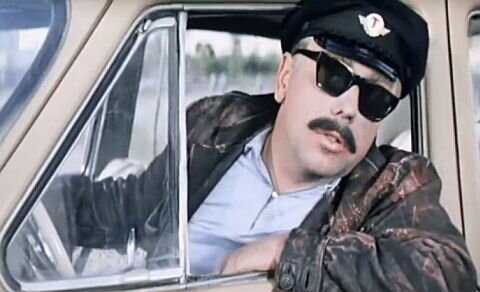 Таксисты в последнее время очень часто стали использовать функцию ожидания в приложениях, чтобы накрутить более дорогую поездку. Рассказываем о популярной уловке ниже. Источник фото: donnews