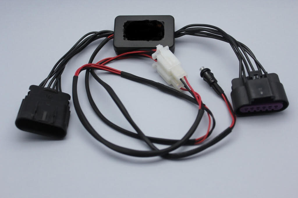 Так обычно выглядит Pedal Booster для современных автомобилей