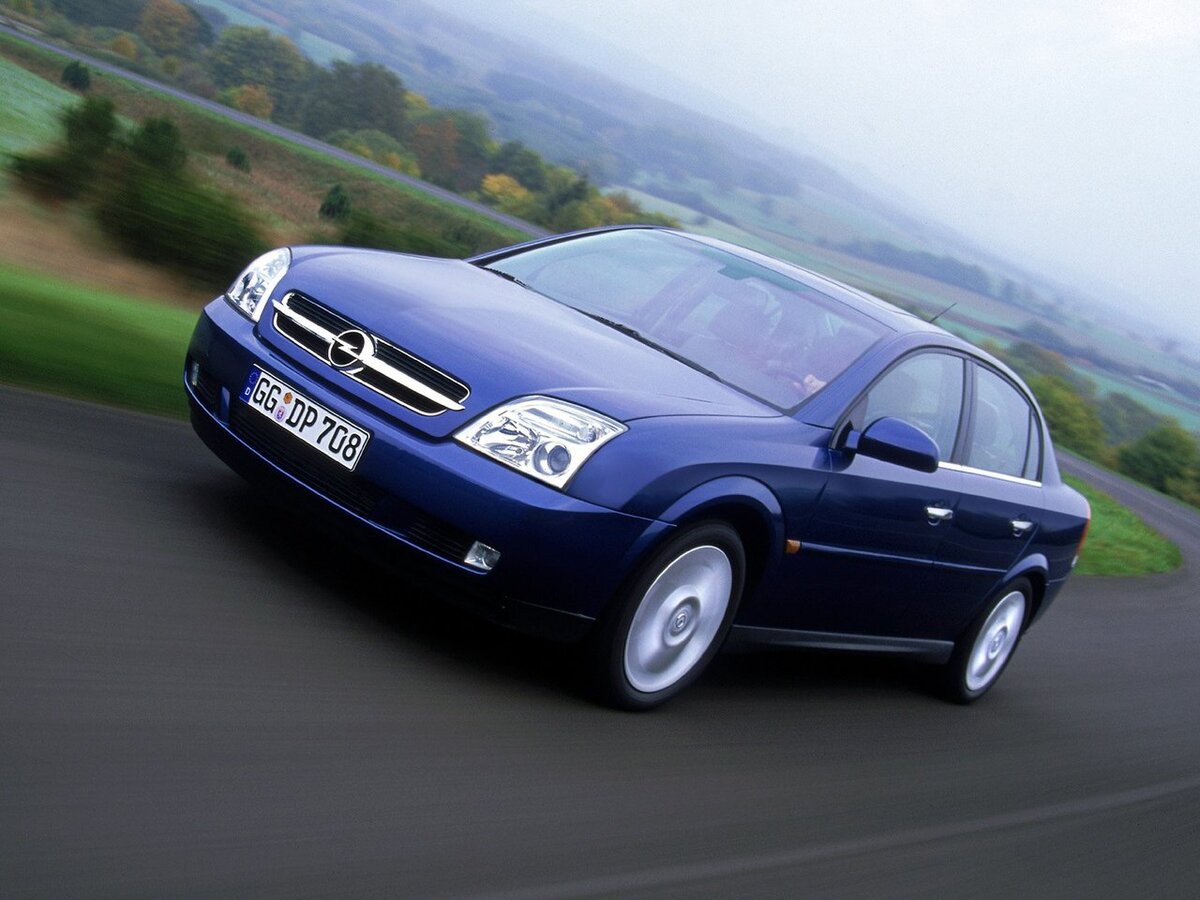 Opel Vectra С до рестайлинга (2002-2005 г.в.) (фото: https://avatars.mds.yandex.net/get-verba/787013/2a000001609d6b2a49e84cba419b4c4fb1b2/cattouchret)