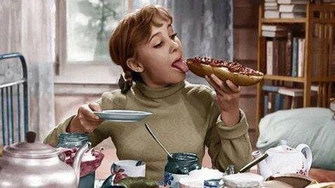 Кадр из фильма "Девчата"