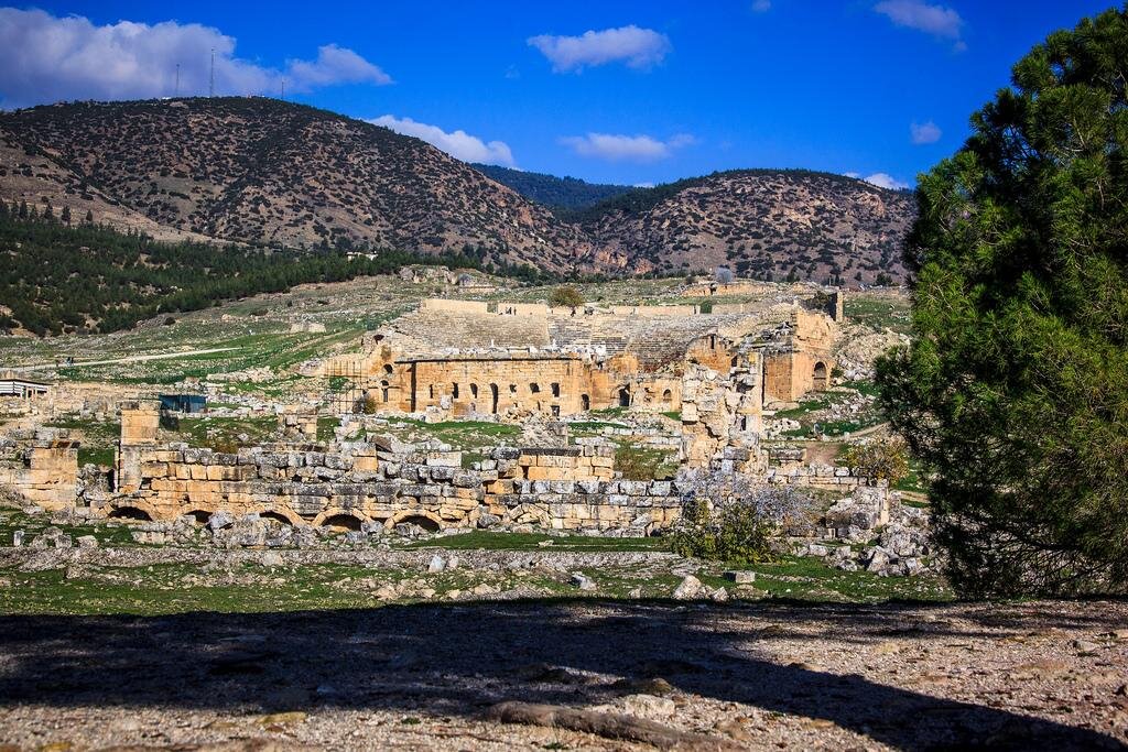                                                                     Древний город Иераполис