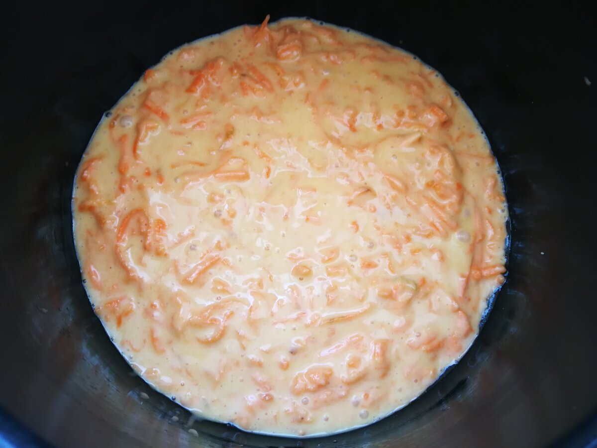 В мультиварке тесто выглядит так себе ))) Значит, получится вкусно - закон кулинарии.