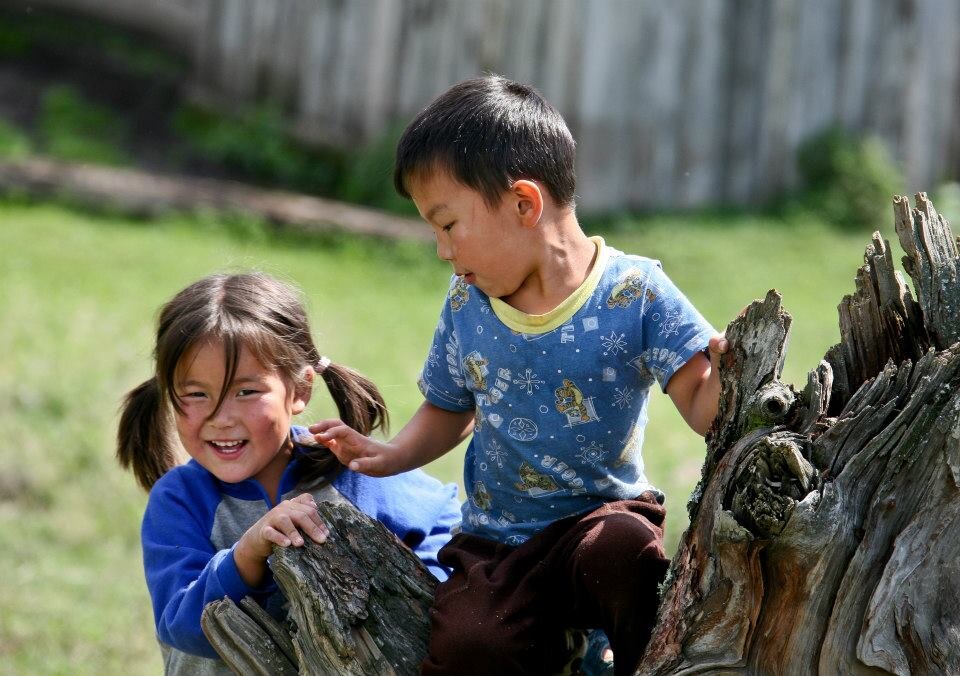 На алтай с детьми куда. Алтайские дети. Алтайцы дети. Картина Алтайские дети. Дети горы 2016 (драма).
