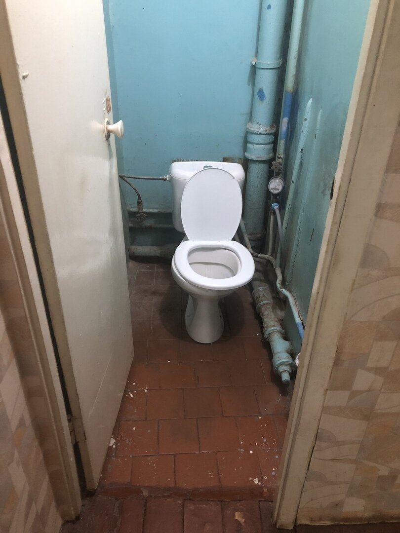 Фото туалета в квартире без ремонта