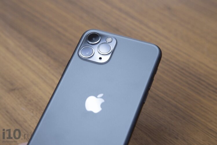 iPhone 12 — с четырьмя камерами и 5G? Кажется, да