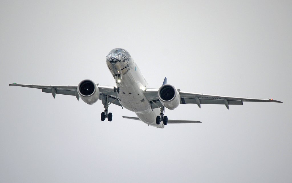 P4-KHA - Air Astana - Embraer E190-E2 (ERJ-190-300 STD)

