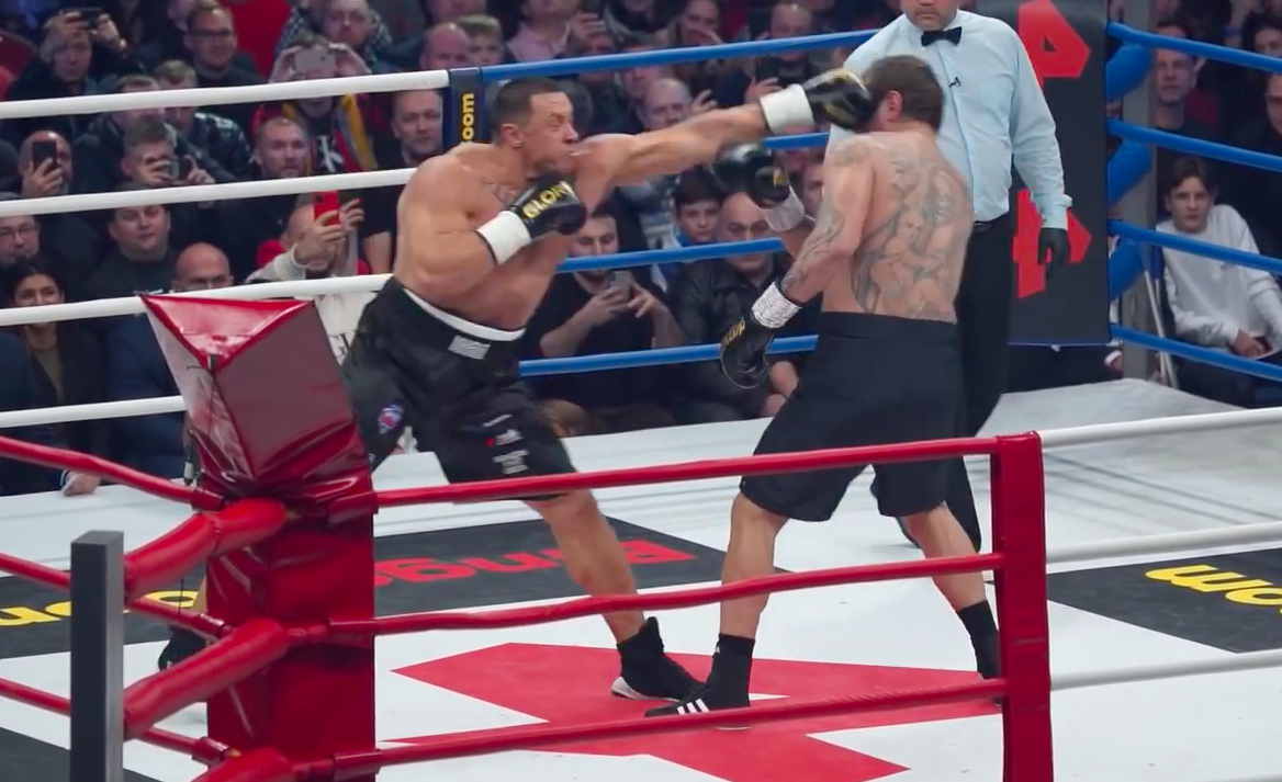 Скрин с боя Александр Емельяненко - Михаил Кокляев