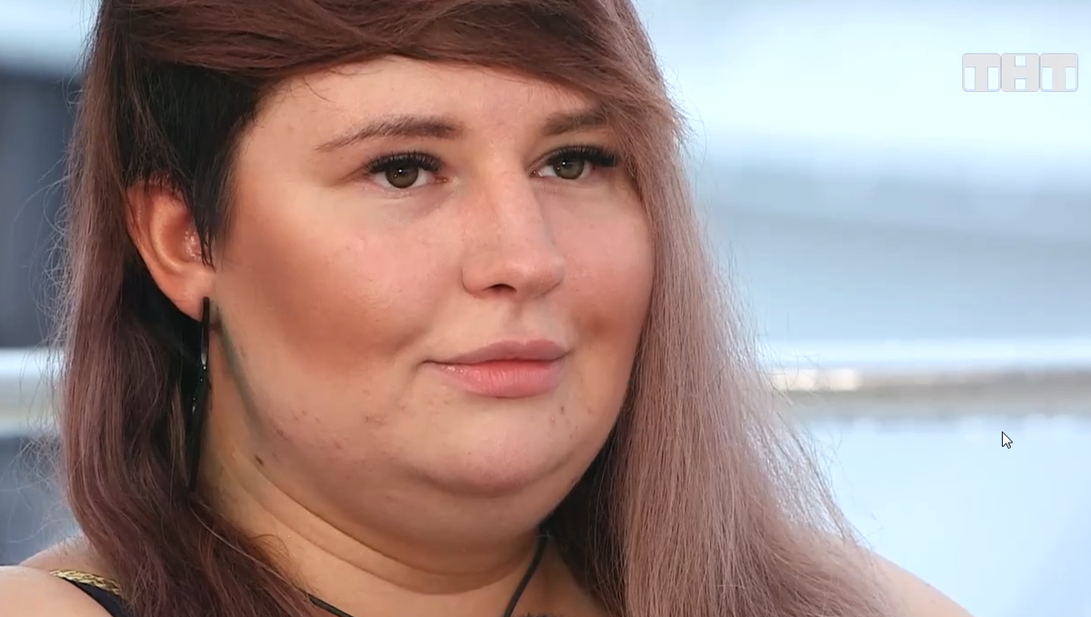 Редкий момент, когда Саня вроде бы довольна. Долго ли?