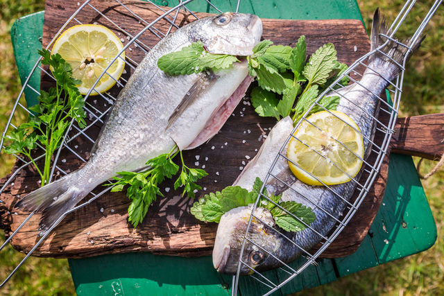 Стейки тунца на мангале – пошаговый рецепт приготовления с фото