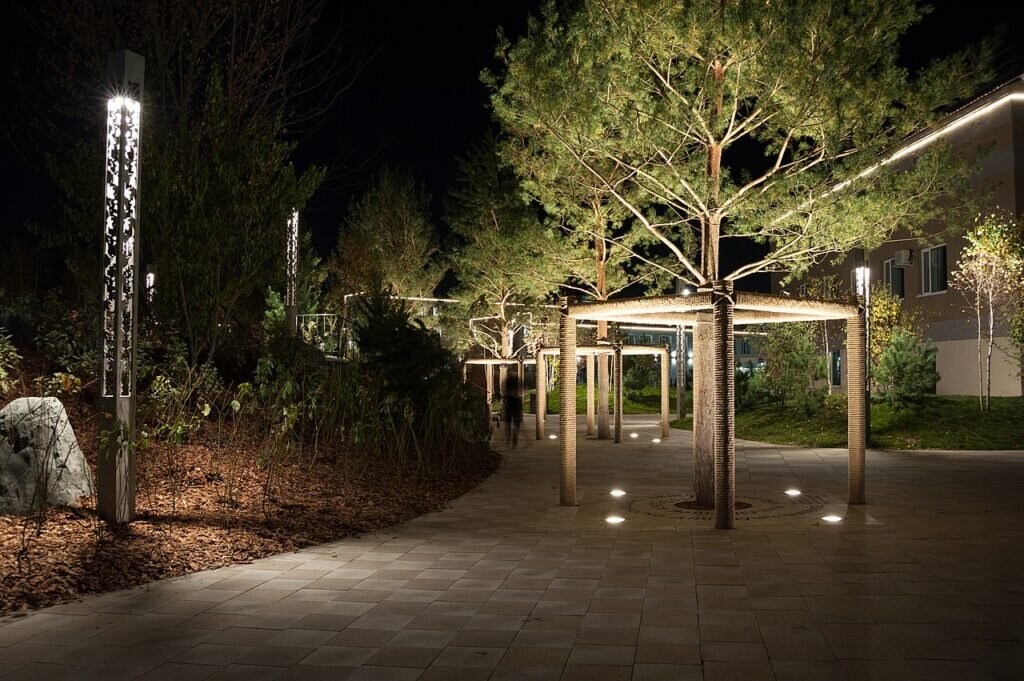 Сквер Ангелов на месте “Зимней Вишни”