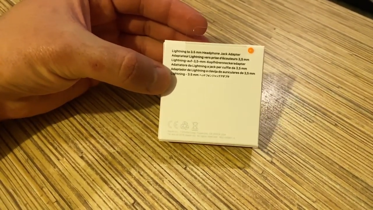 Оригинальная коробка переходника, вид сзади