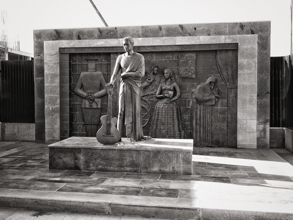 Памятник в высоцкому в самаре фото