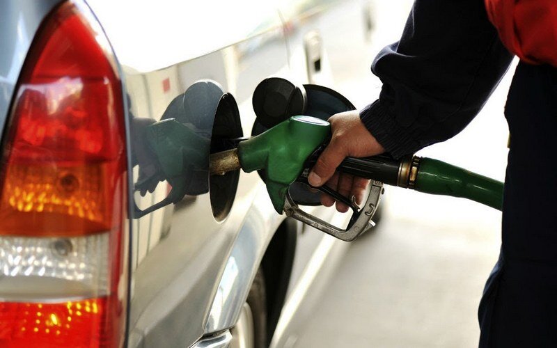 Заправка дизельным  топливом.