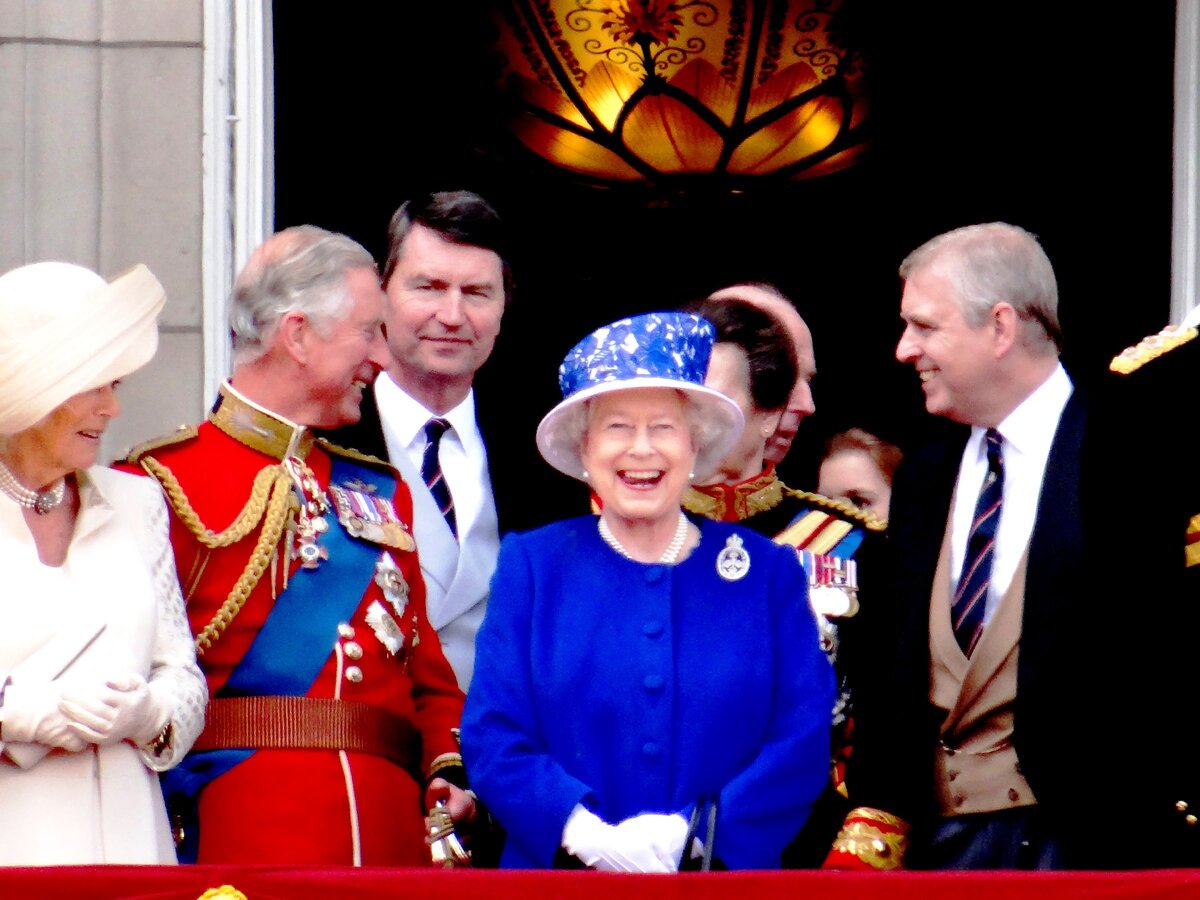 © Королева на балконе Букингемского дворца в 2013 году