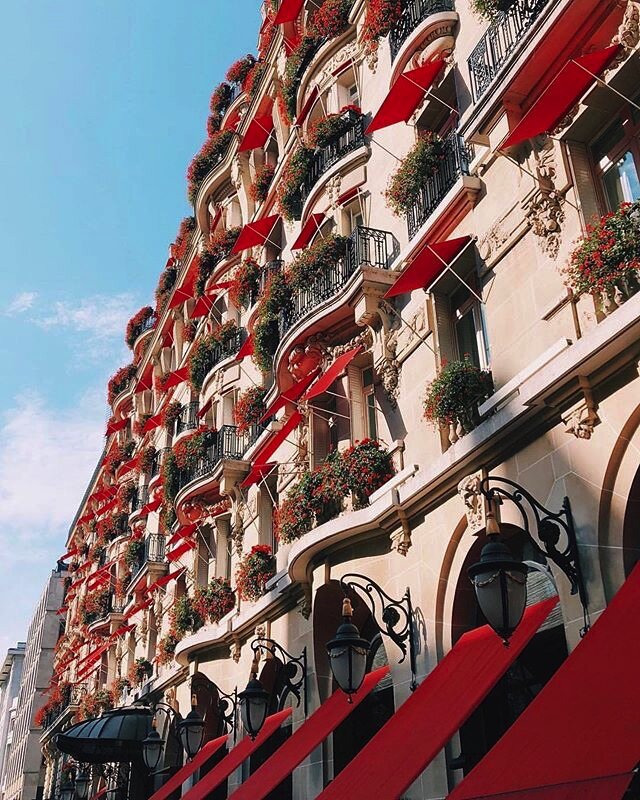 Instagram Plaza_athénée 