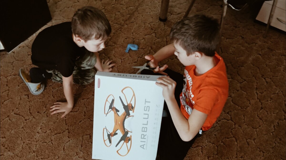 Распаковка коробки и ожидание чуда