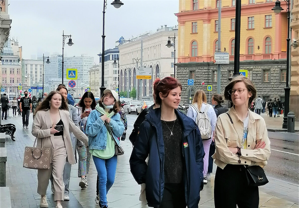 Легко ли жить в Москве - делюсь своими наблюдениями ИСКРА Дзен