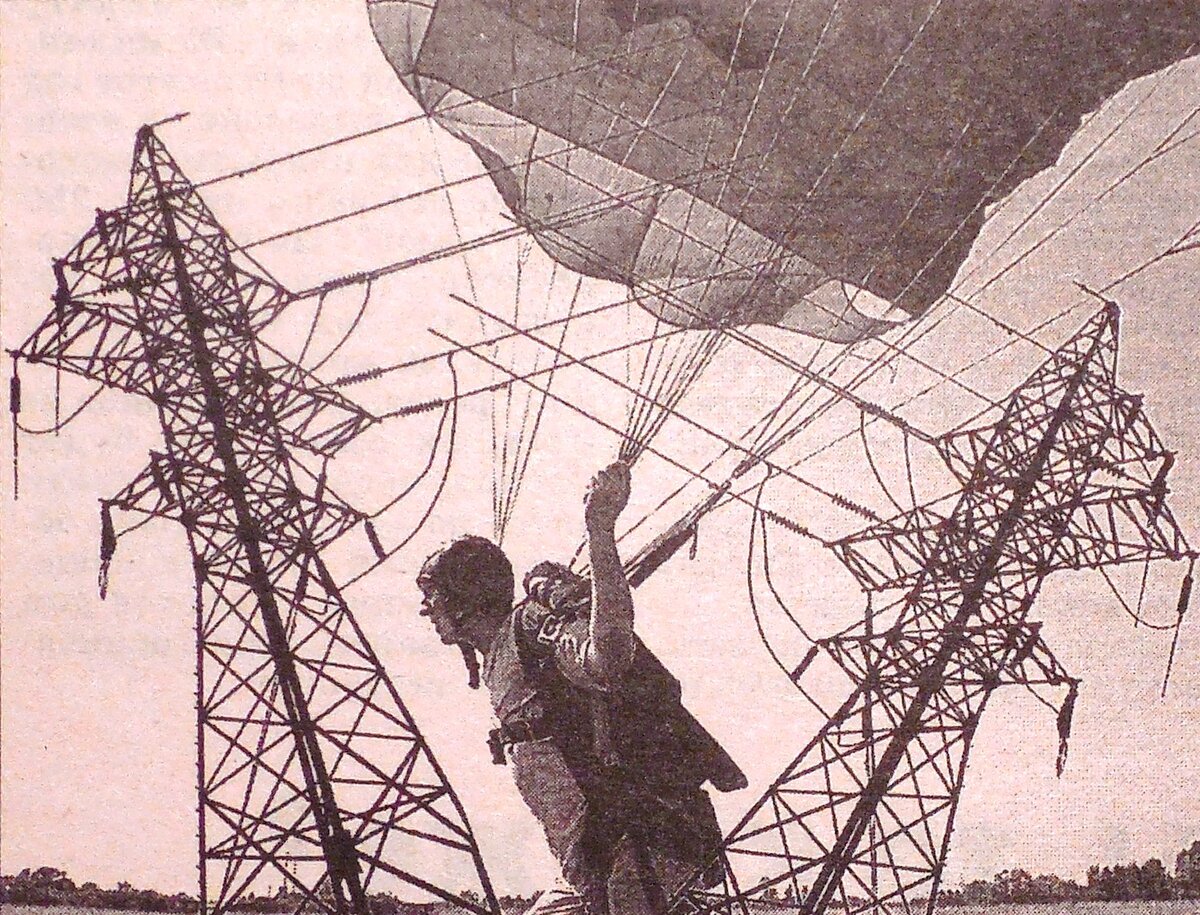 Трагедия на Девау стала поводом для многочисленных публикаций и дискуссий. Коллаж Валерия Сомкина