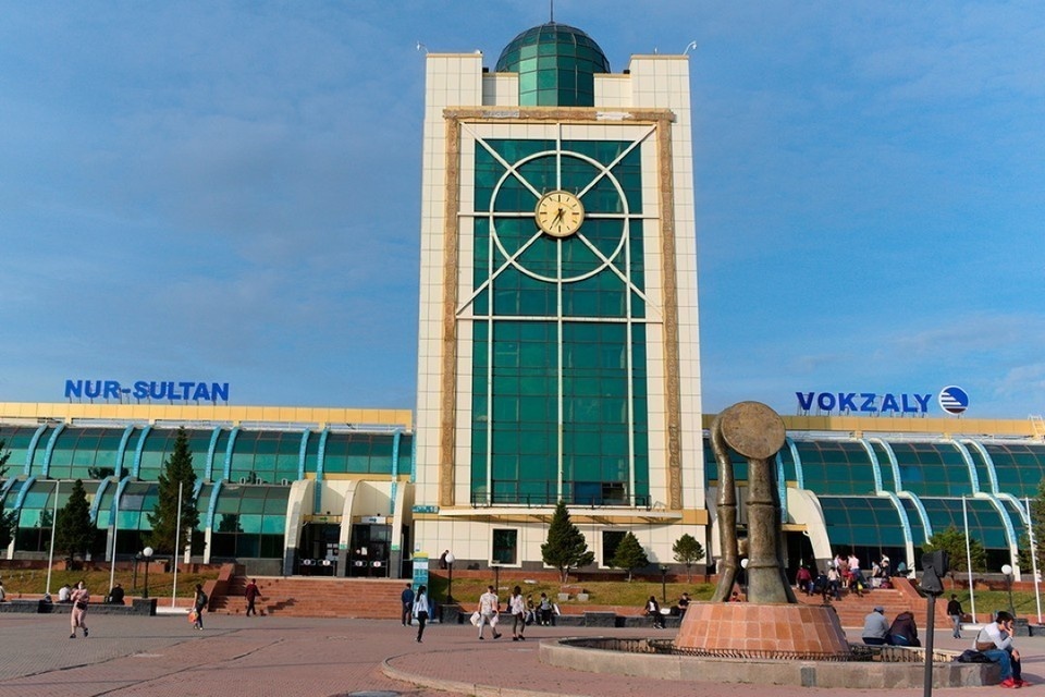     Авиарейсы из Казахстана на Украину приостановлены  Shutterstock