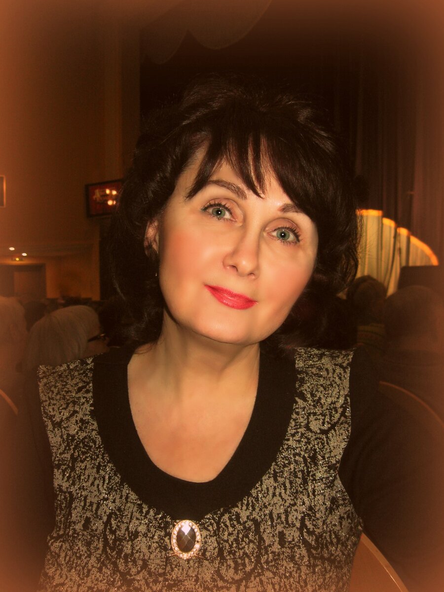 Режиссёр-постановщик, руководитель студенческого театра эстрадных миниатюр «Фабула» Елена Селивон