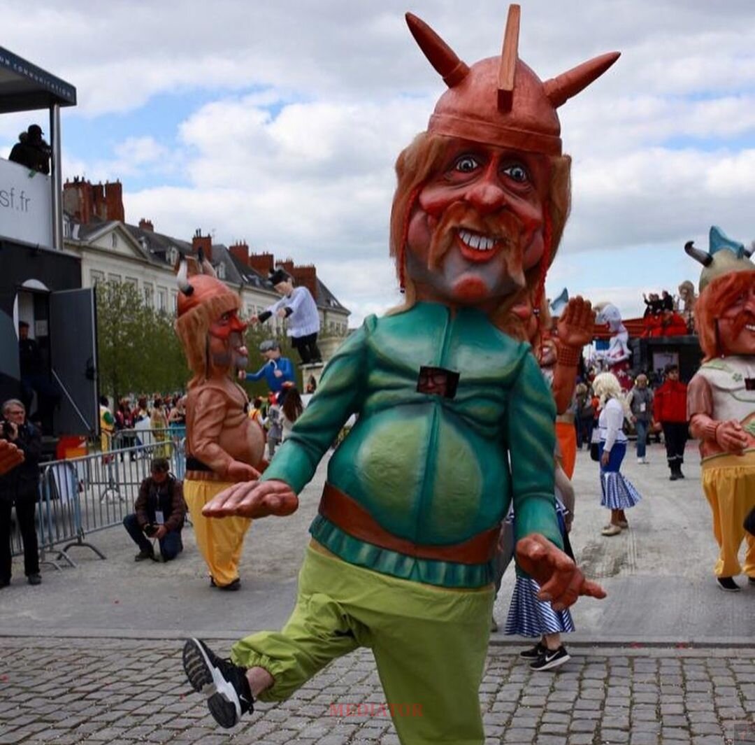 Фото карнавала в городе Нант 3. 04. 22 год